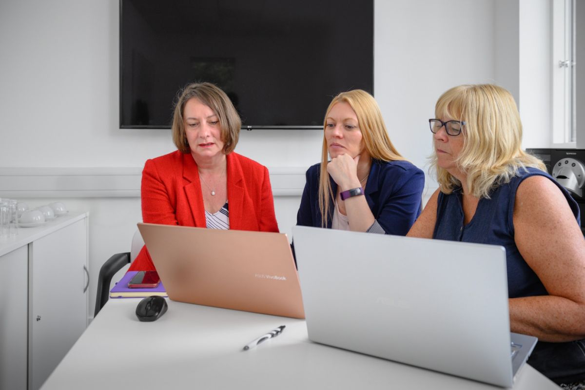 Financial team meeting in an office